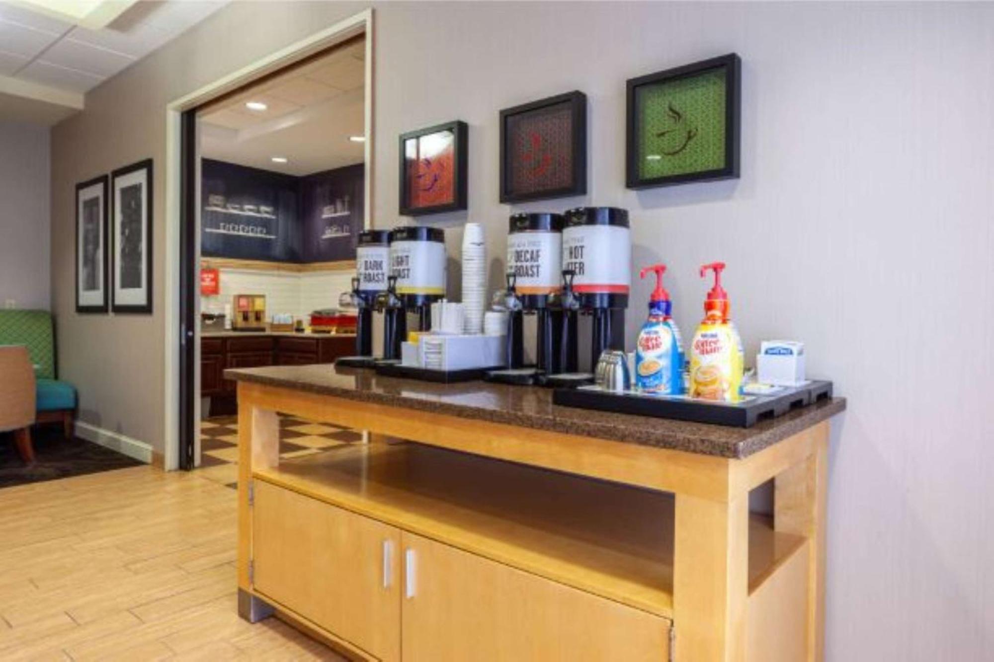 Hampton Inn Inwood Eksteriør billede